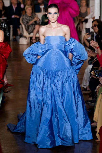 Look 60